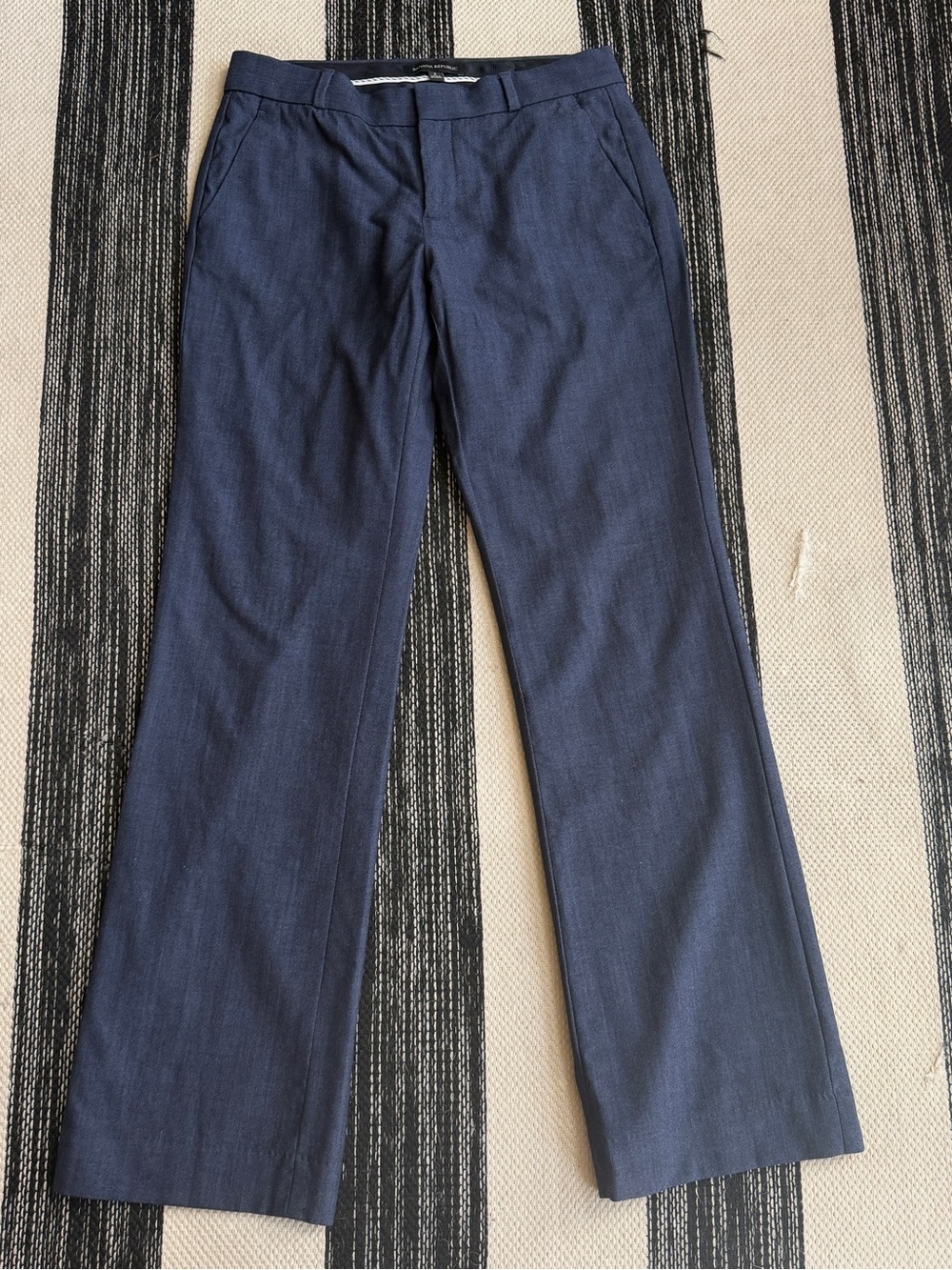 Banana Republic Women's Wool Logan Cut Navy Dress Pants - Straight Leg Size 2